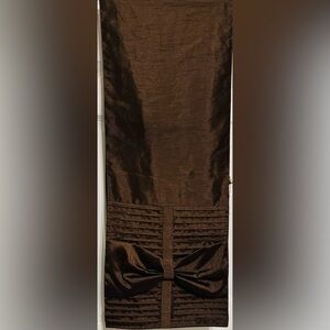 Elegant Brown Shimmer Table Runner